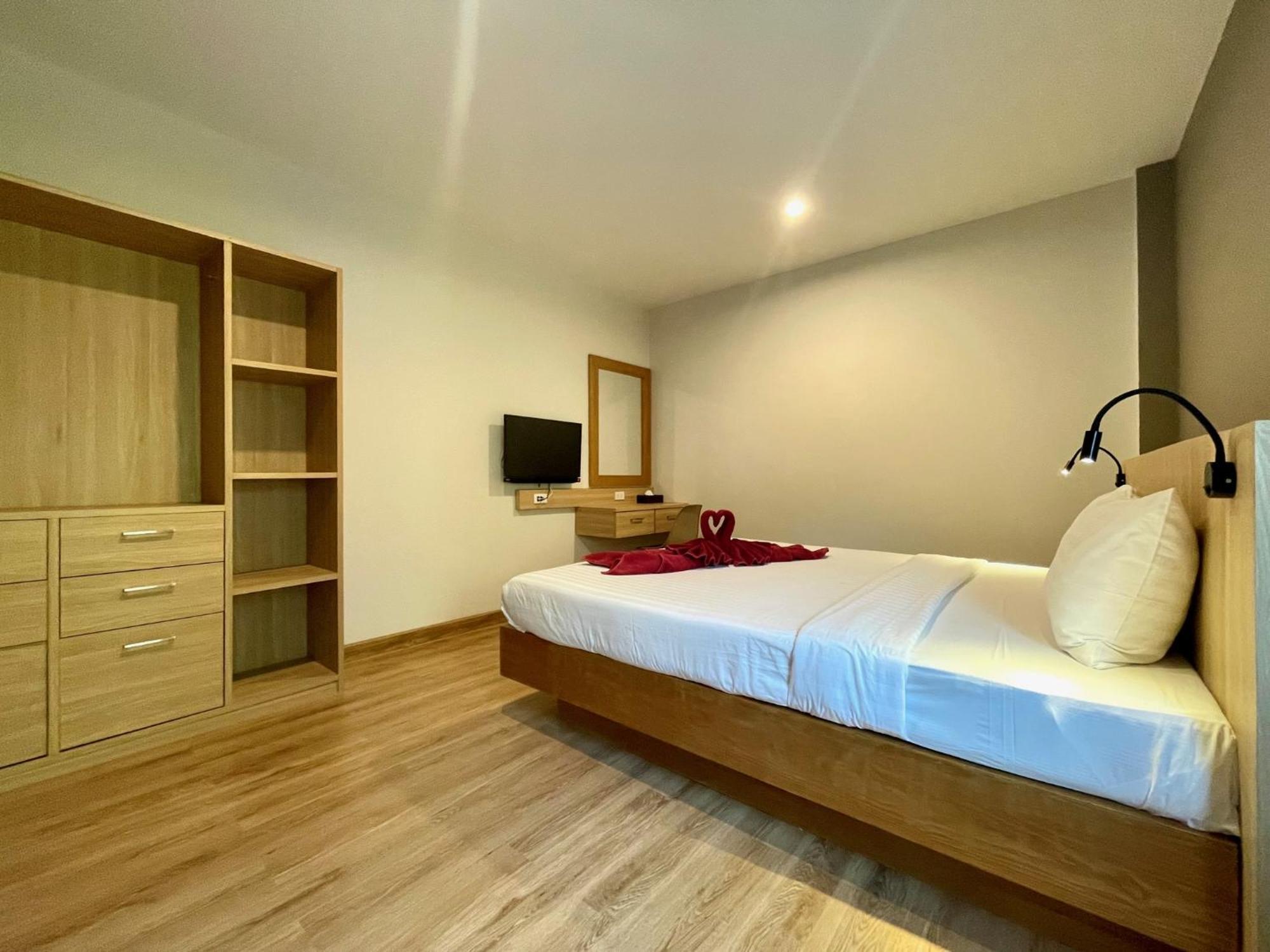 Room Actually Service Apartment Karon Exterior photo